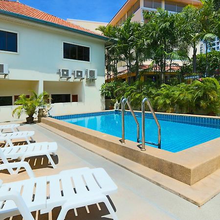 Ashford Villas Cosy Beach Pattaya Bagian luar foto