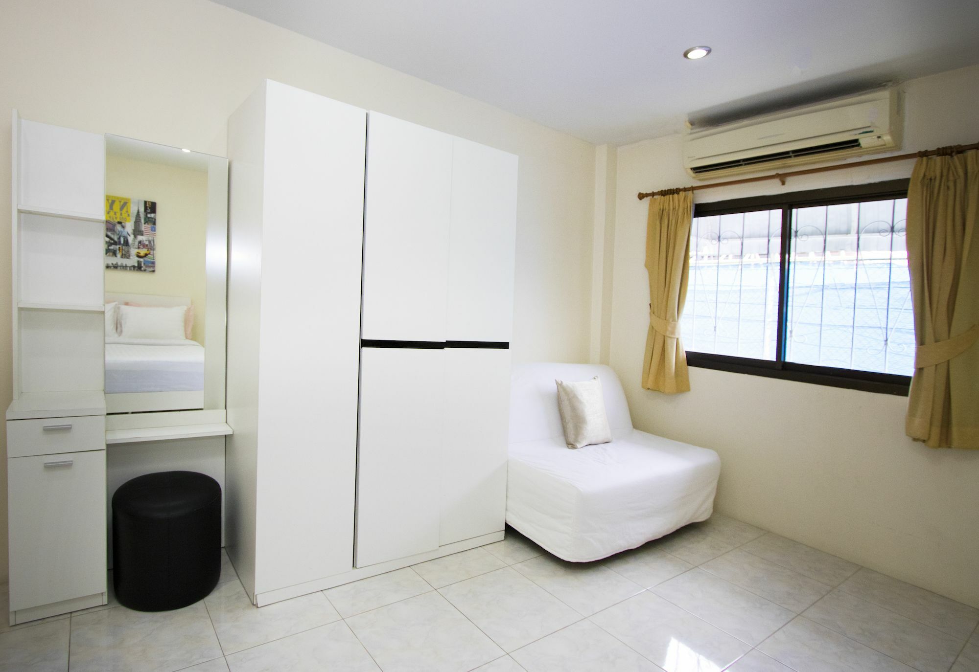 Ashford Villas Cosy Beach Pattaya Bagian luar foto