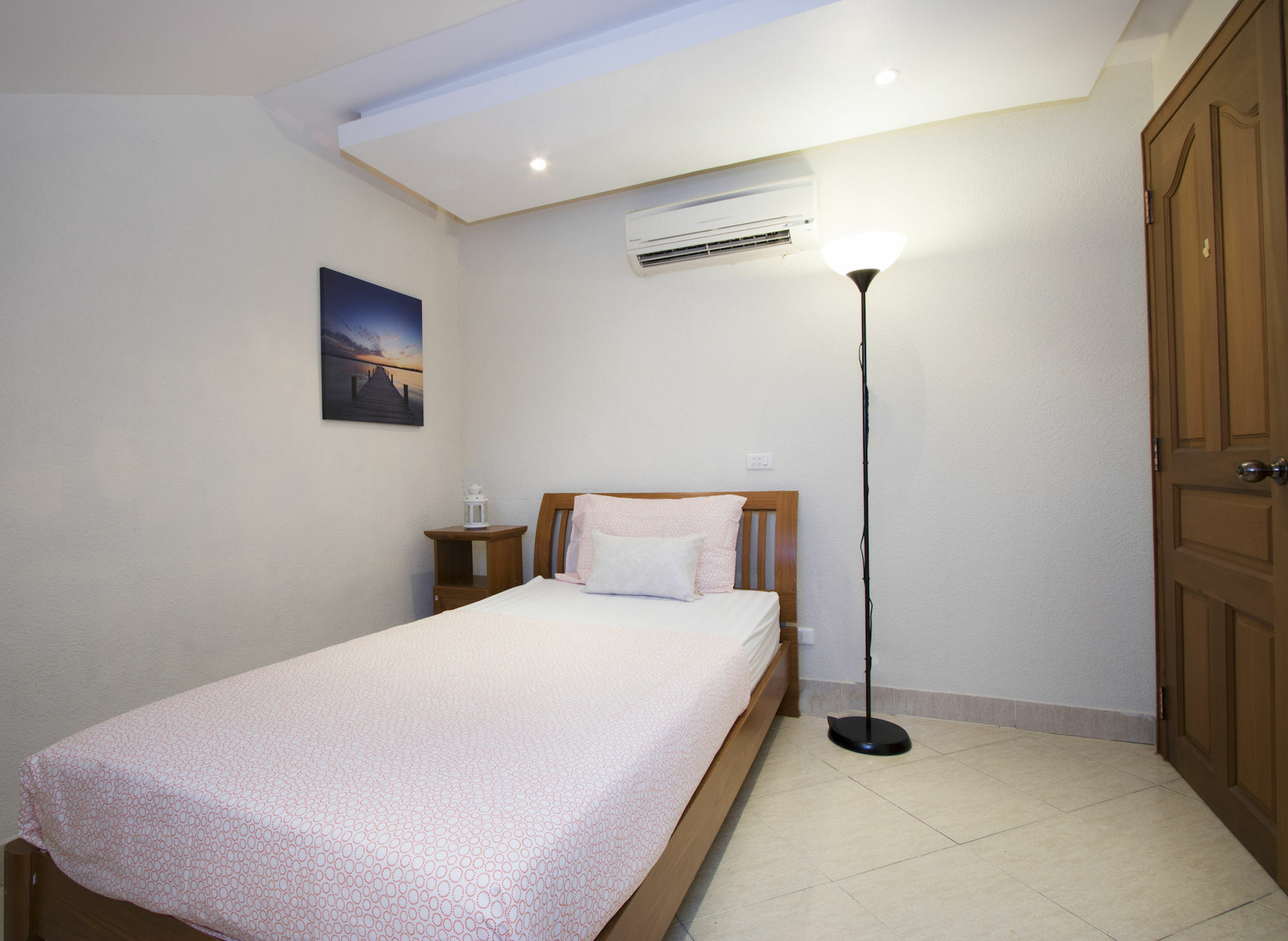 Ashford Villas Cosy Beach Pattaya Bagian luar foto