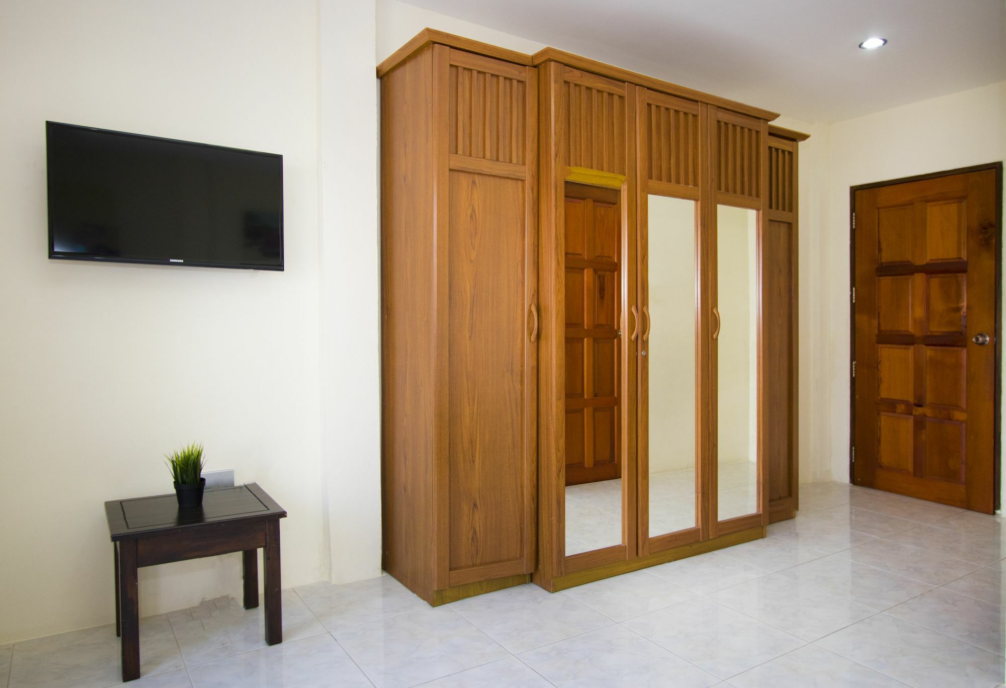 Ashford Villas Cosy Beach Pattaya Bagian luar foto
