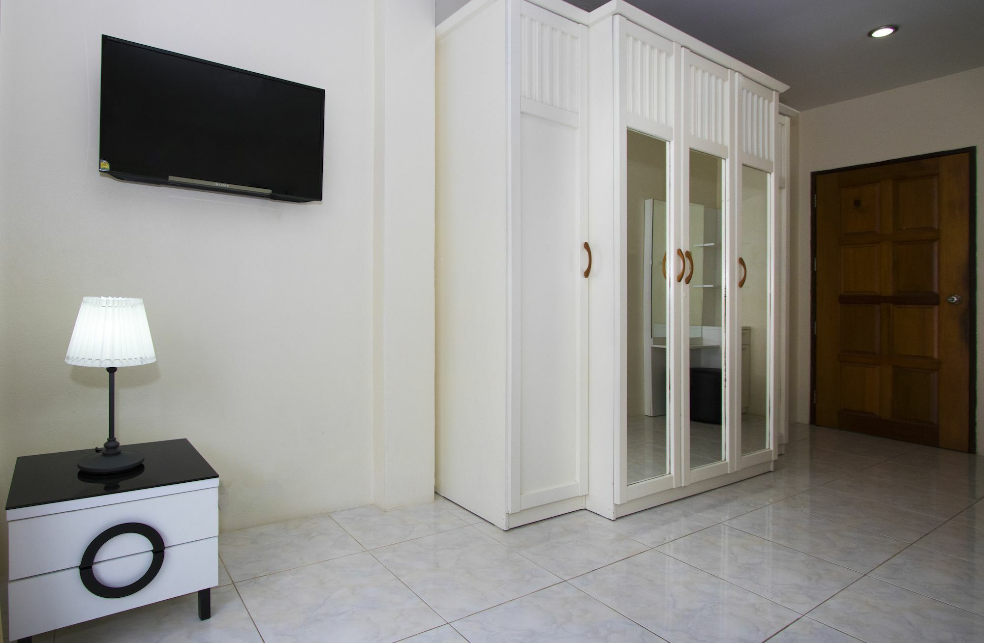 Ashford Villas Cosy Beach Pattaya Bagian luar foto