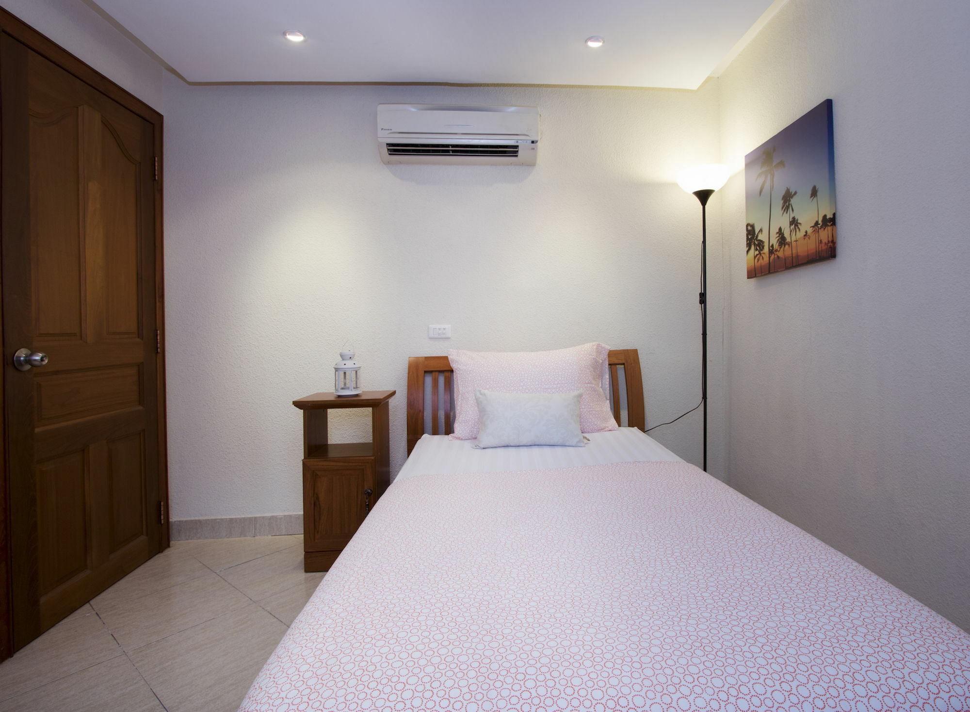Ashford Villas Cosy Beach Pattaya Bagian luar foto