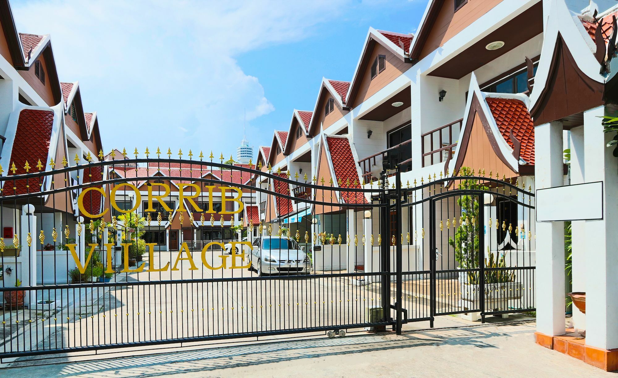 Ashford Villas Cosy Beach Pattaya Bagian luar foto