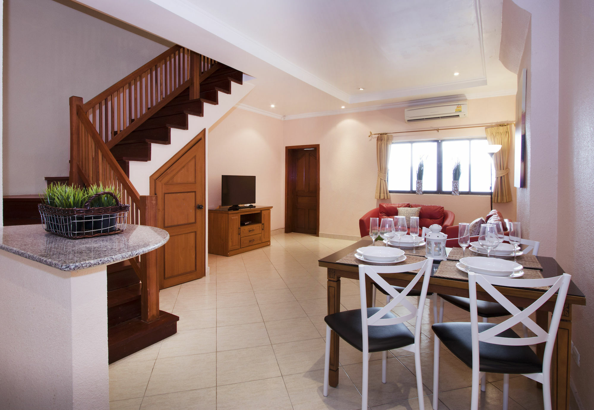 Ashford Villas Cosy Beach Pattaya Bagian luar foto